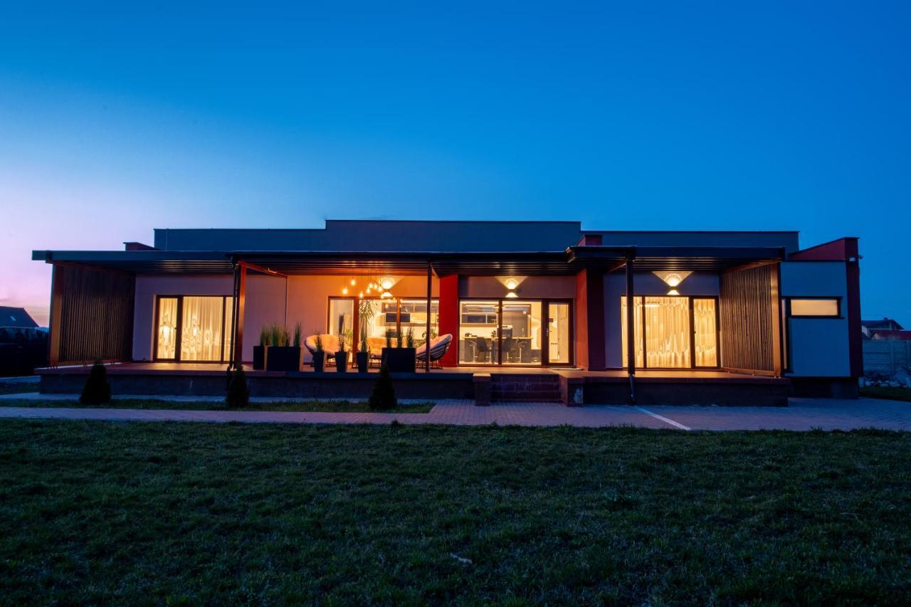 Casa Florida Villa Braşov Exteriör bild